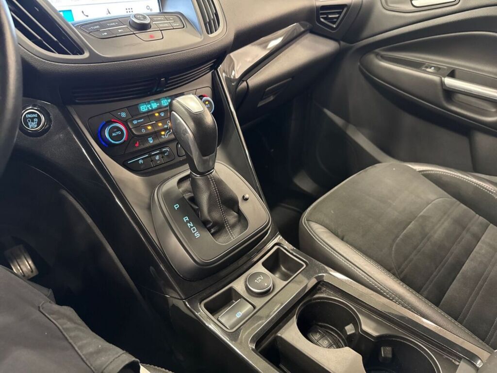 Ford Kuga 2017 Sininen