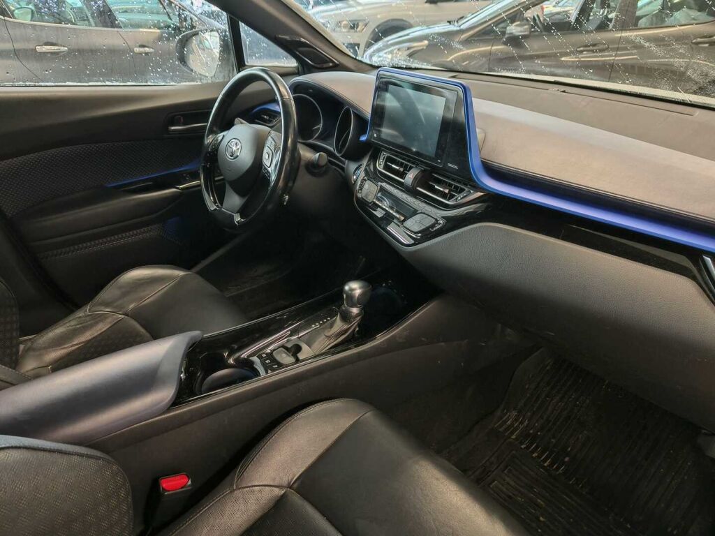 Toyota C-HR 2017 Valkoinen