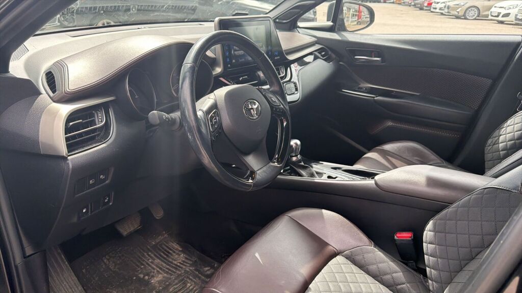 Toyota C-HR 2017 Musta