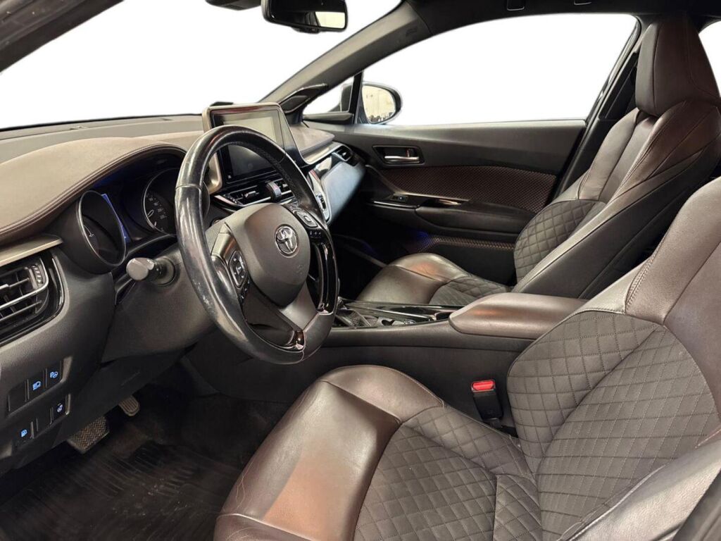 Toyota C-HR 2017 Musta