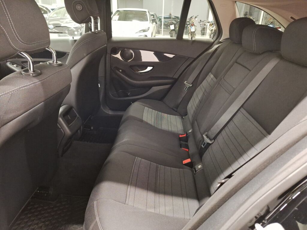 Mercedes-Benz C 2016 Musta