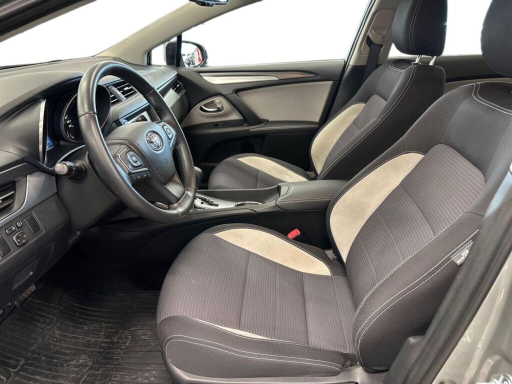 Toyota Avensis 2016 Harmaa