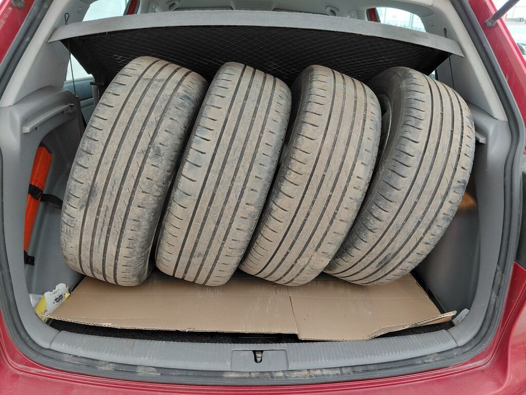 Volkswagen Golf Plus 2008 Punainen