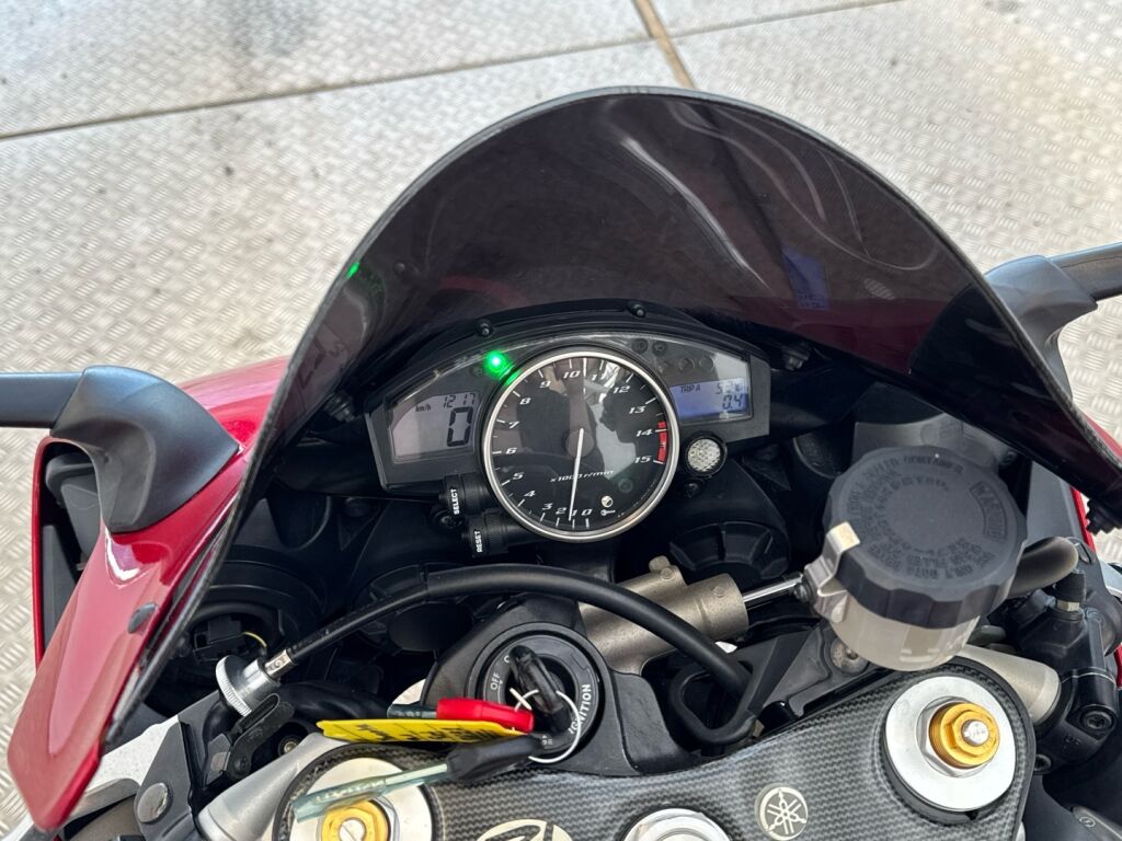 Yamaha YZF-R1 2006 Punainen