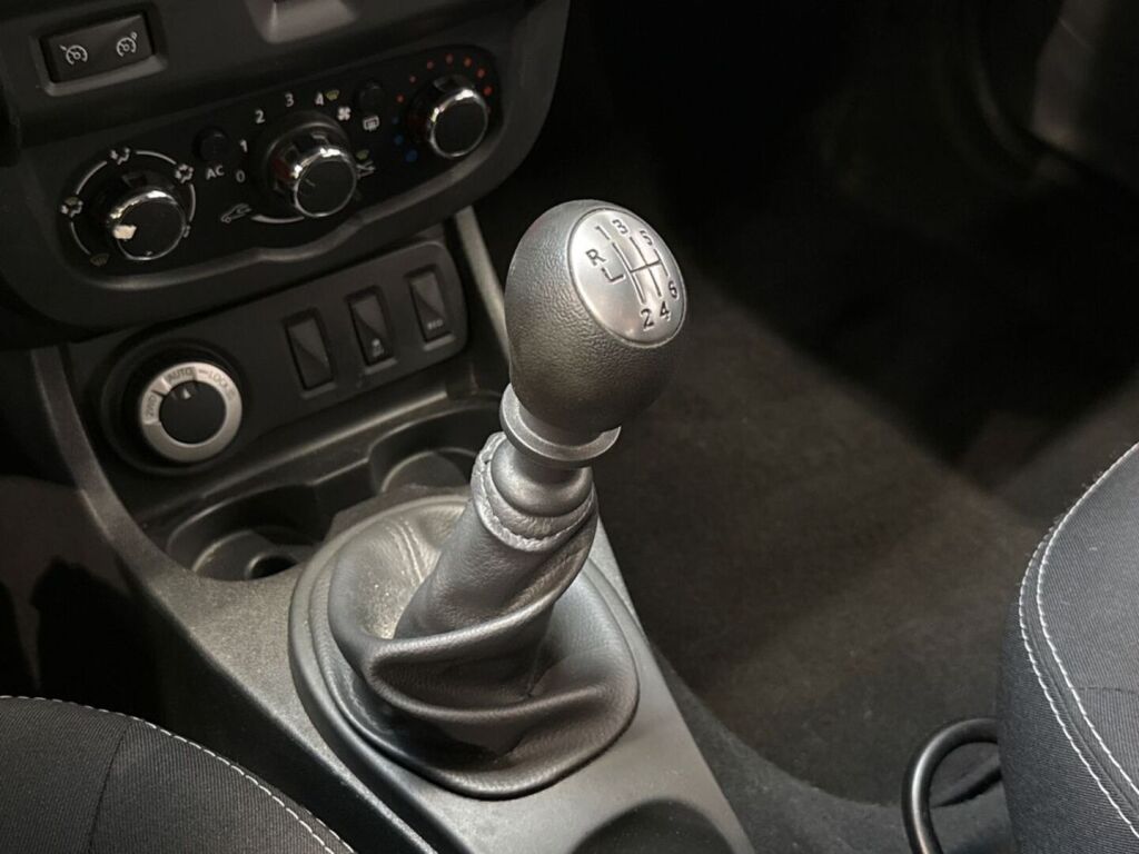 Dacia Duster 2014 Harmaa