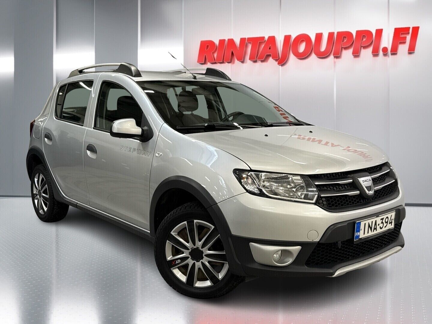 Harmaa Dacia Sandero