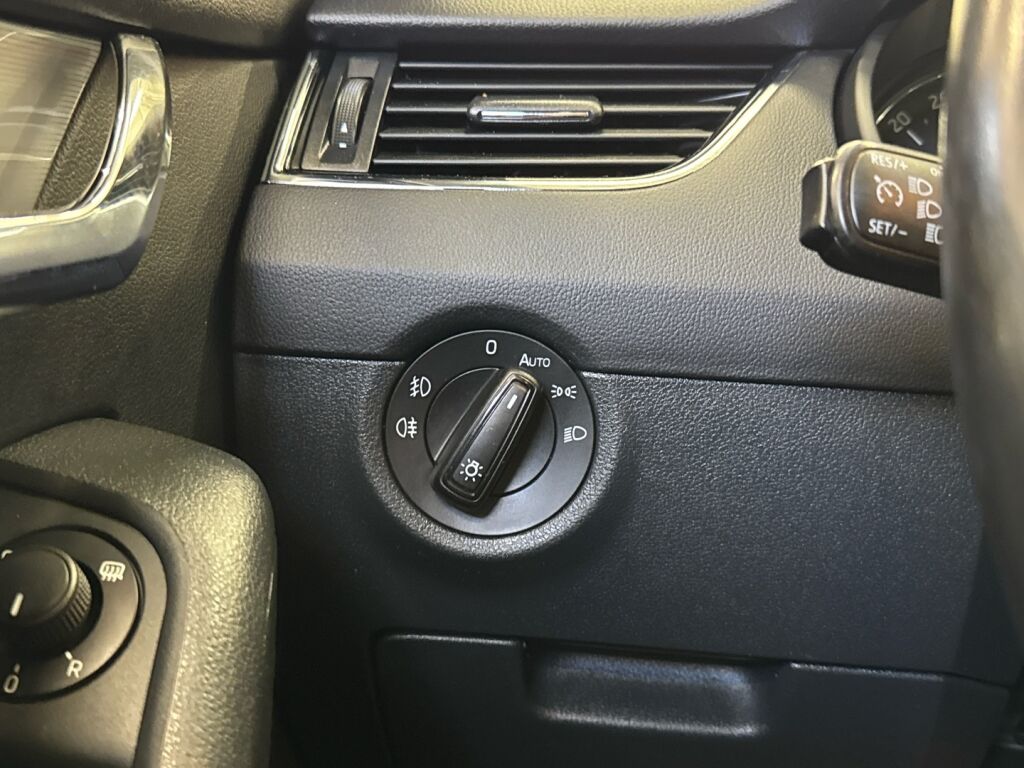 Skoda Octavia 2014 Ruskea (beige)