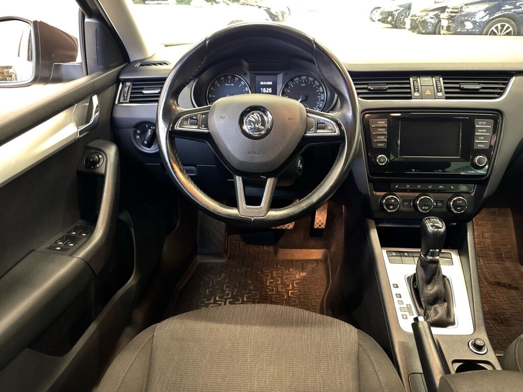 Skoda Octavia 2014 Ruskea (beige)