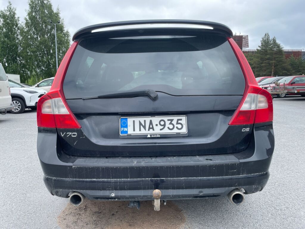 Volvo V70 2010 Musta