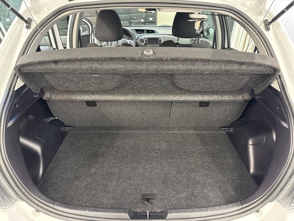 Toyota Yaris 2014 Valkoinen