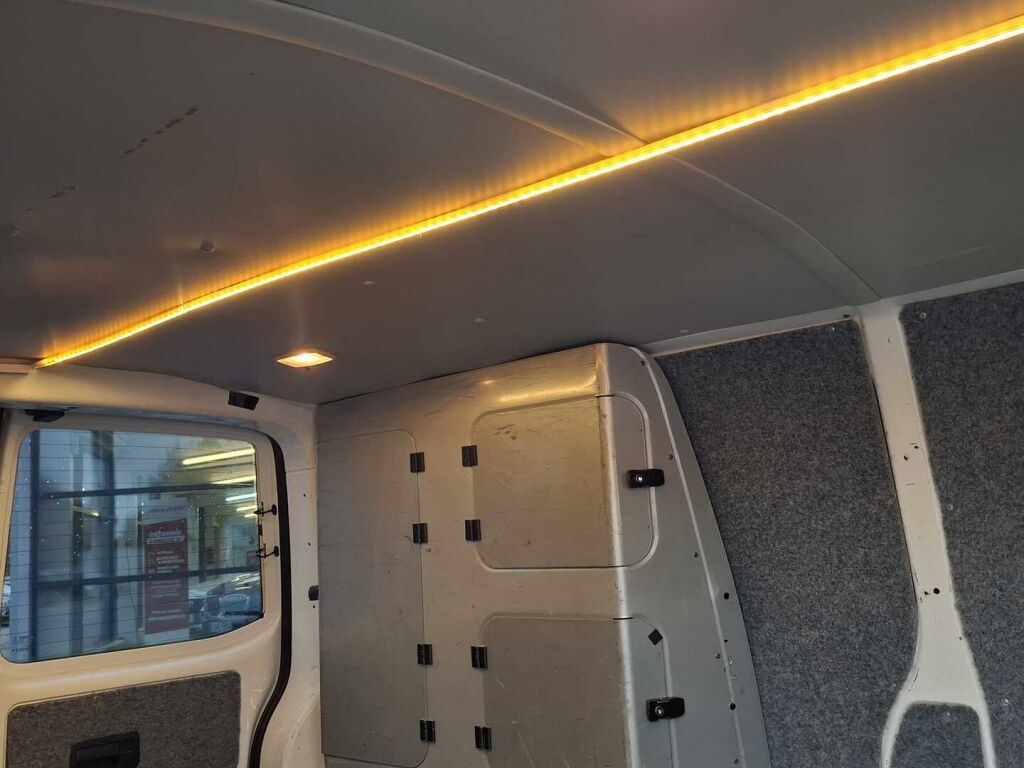 Volkswagen Transporter 2014 Valkoinen