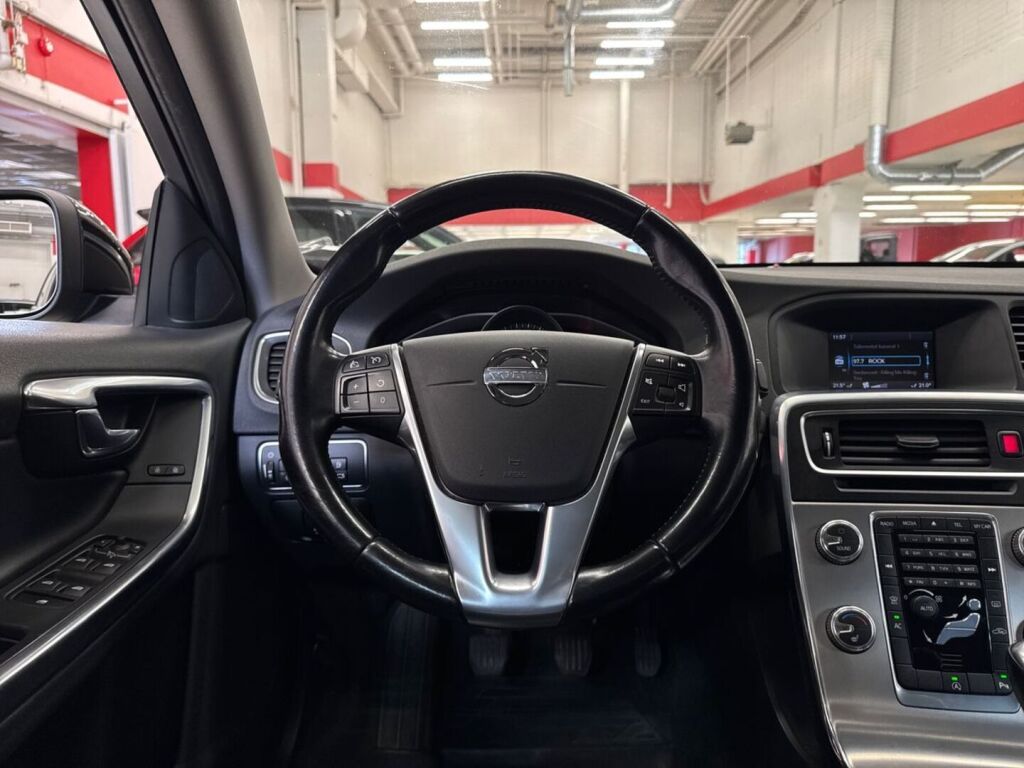 Volvo S60 2014 Musta