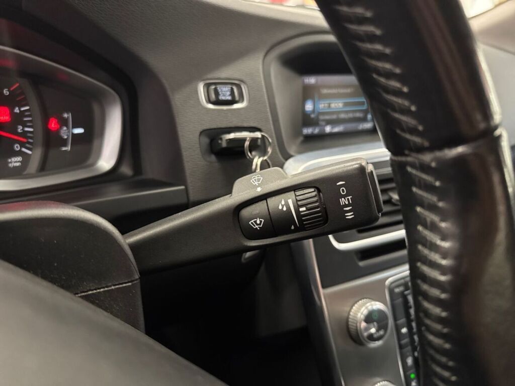 Volvo S60 2014 Musta