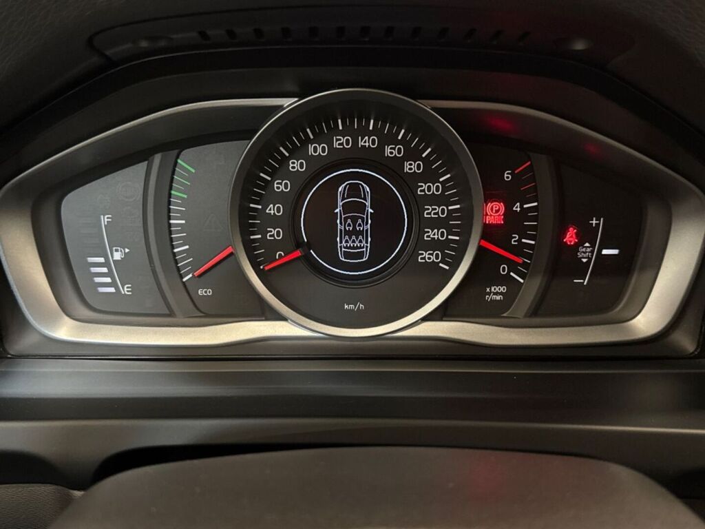 Volvo S60 2014 Musta