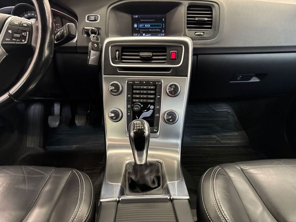 Volvo S60 2014 Musta