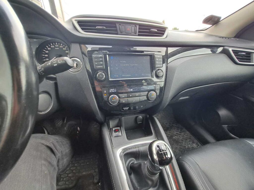 Nissan Qashqai 2014 Ruskea (beige)