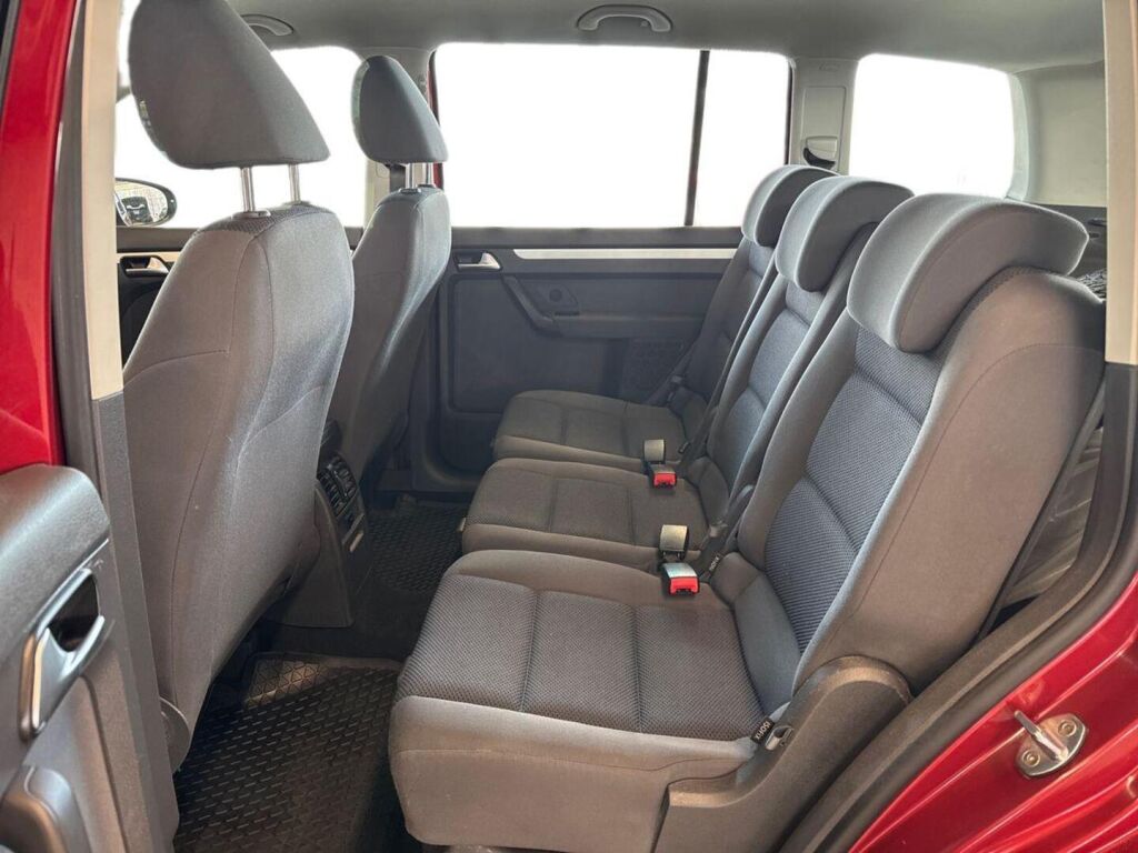 Volkswagen Touran 2014 Metallinhohto Punainen