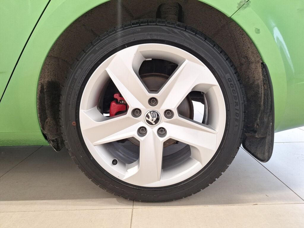 Skoda Octavia 2014 Vihreä