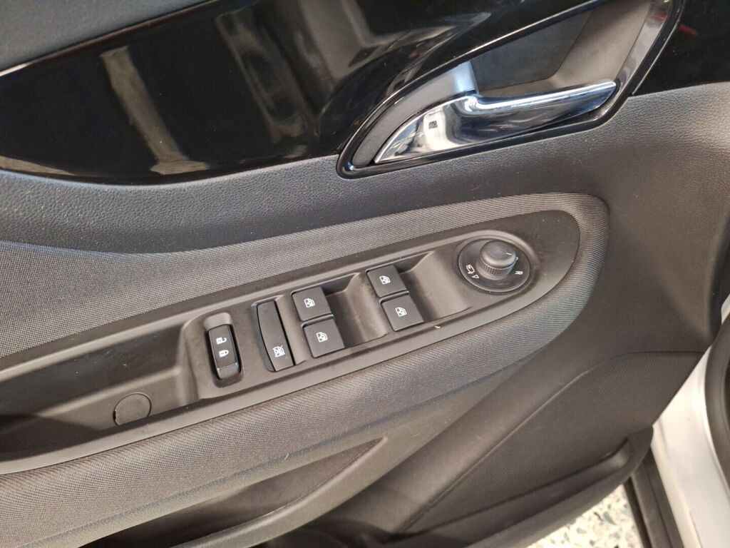 Opel Mokka 2017 Hopea