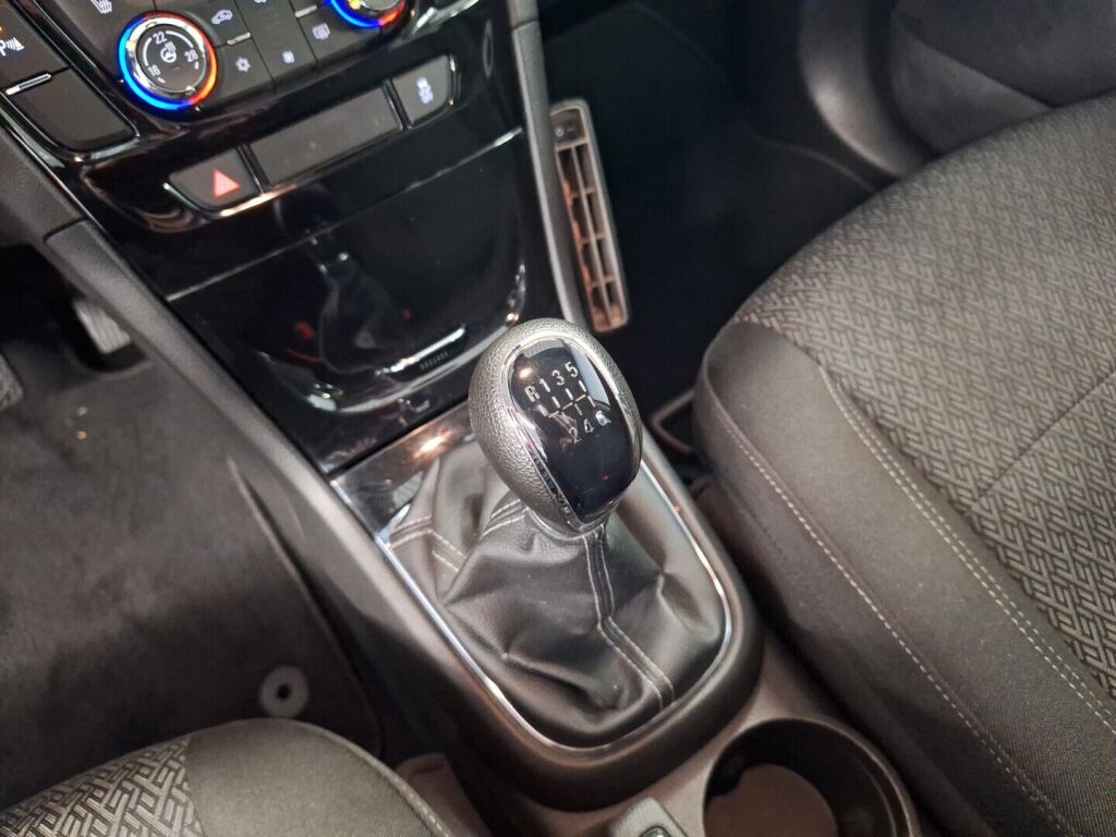 Opel Mokka 2017 Hopea