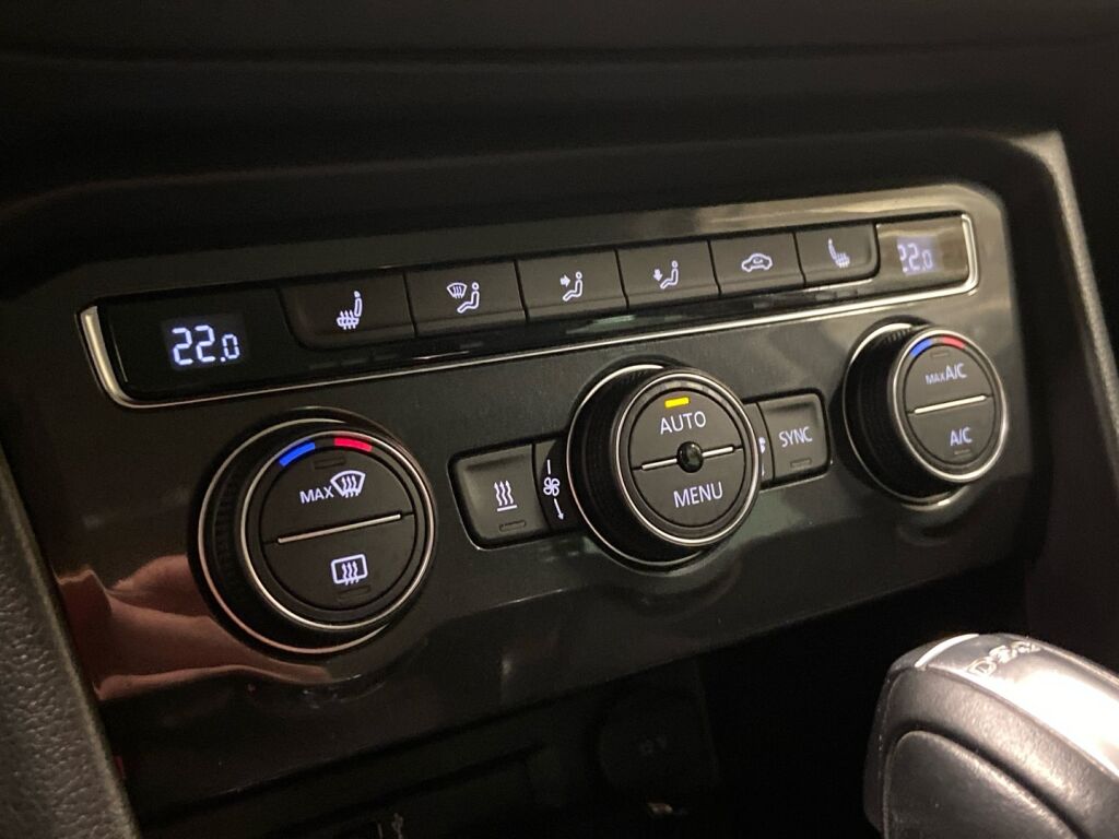 Volkswagen Tiguan 2017 Ruskea (beige)