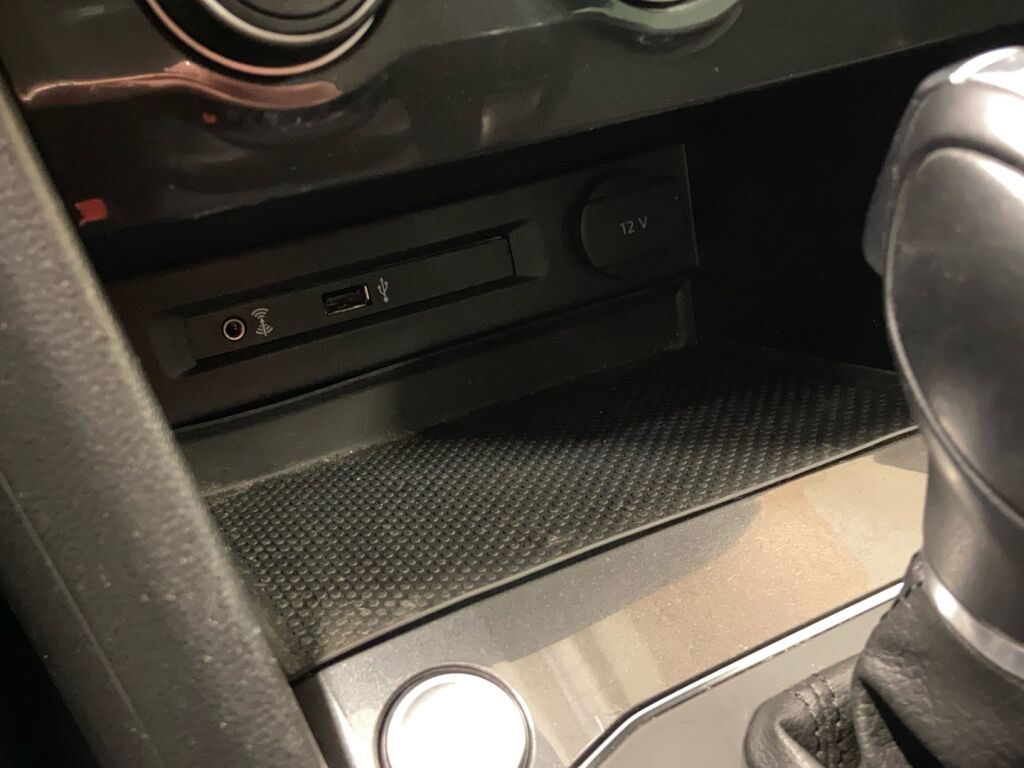 Volkswagen Tiguan 2017 Ruskea (beige)