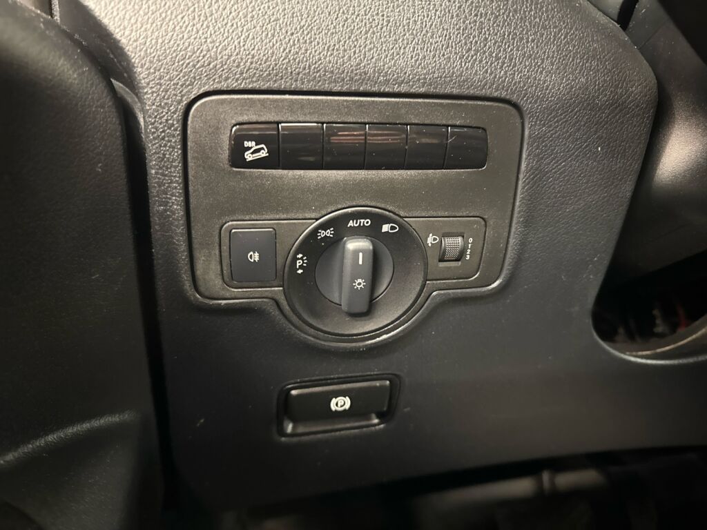 Mercedes-Benz Vito 2016 Musta