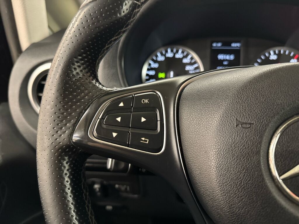Mercedes-Benz Vito 2016 Musta