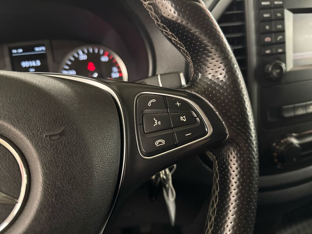 Mercedes-Benz Vito 2016 Musta