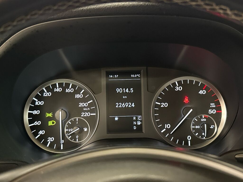 Mercedes-Benz Vito 2016 Musta