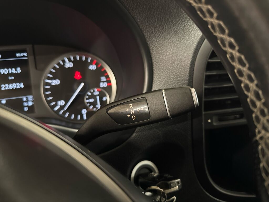 Mercedes-Benz Vito 2016 Musta