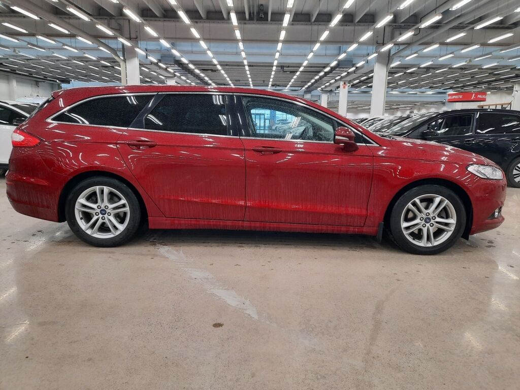 Ford Mondeo 2017 Punainen