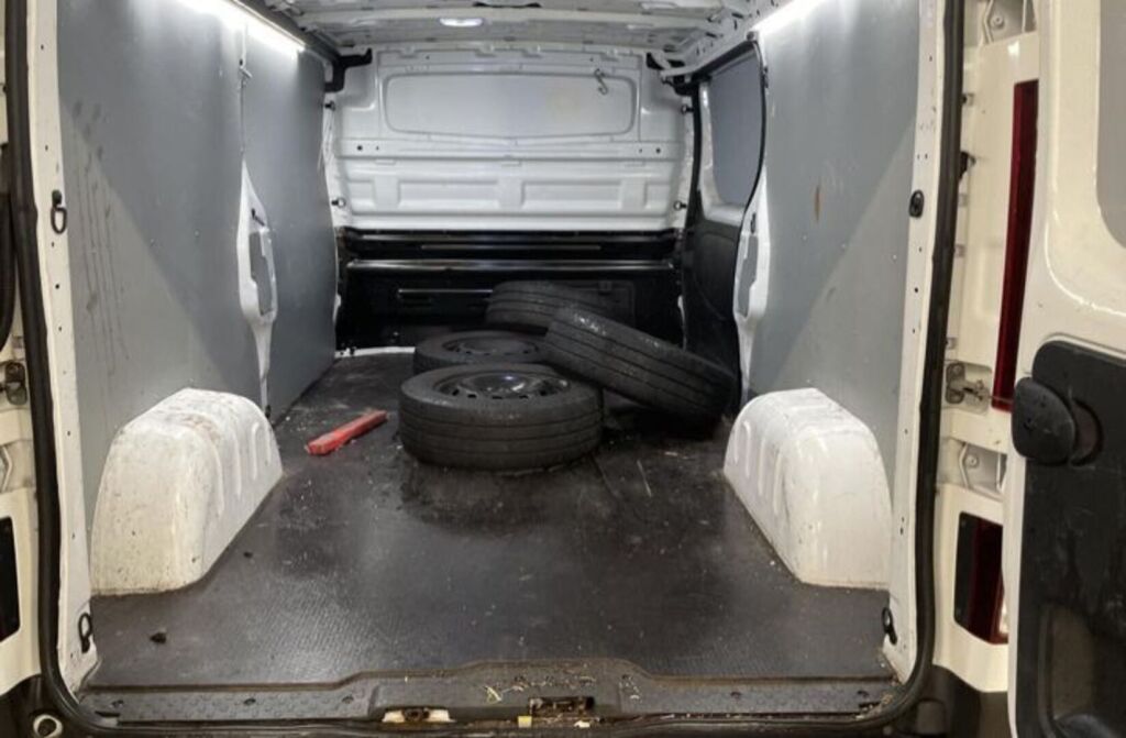 Nissan NV300 2016 Valkoinen