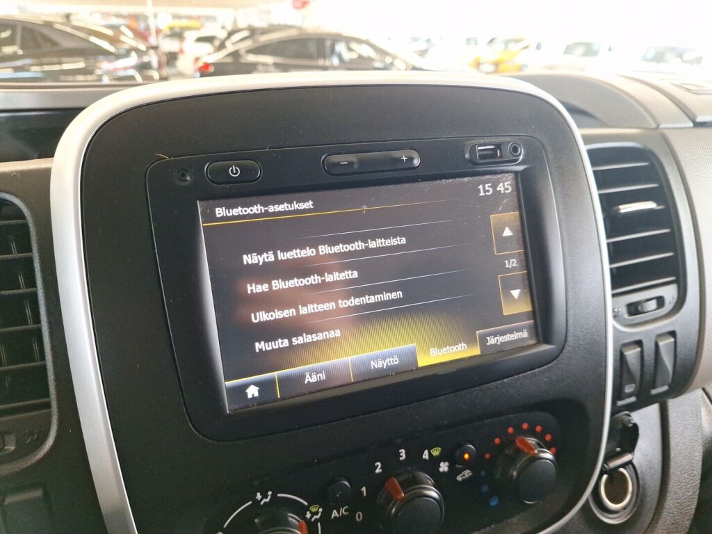 Nissan NV300 2016 Valkoinen