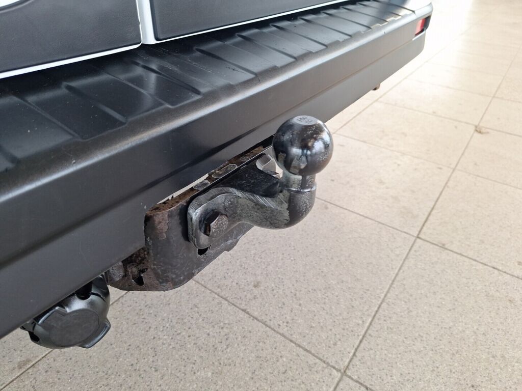 Nissan NV300 2016 Valkoinen