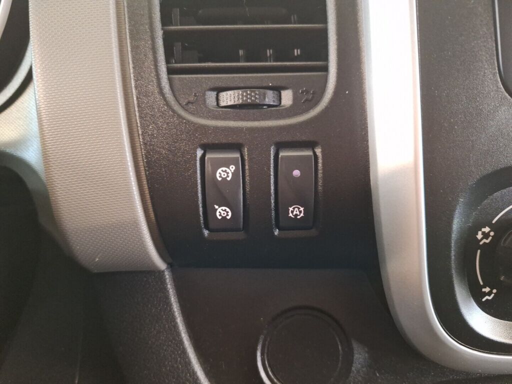 Nissan NV300 2016 Valkoinen