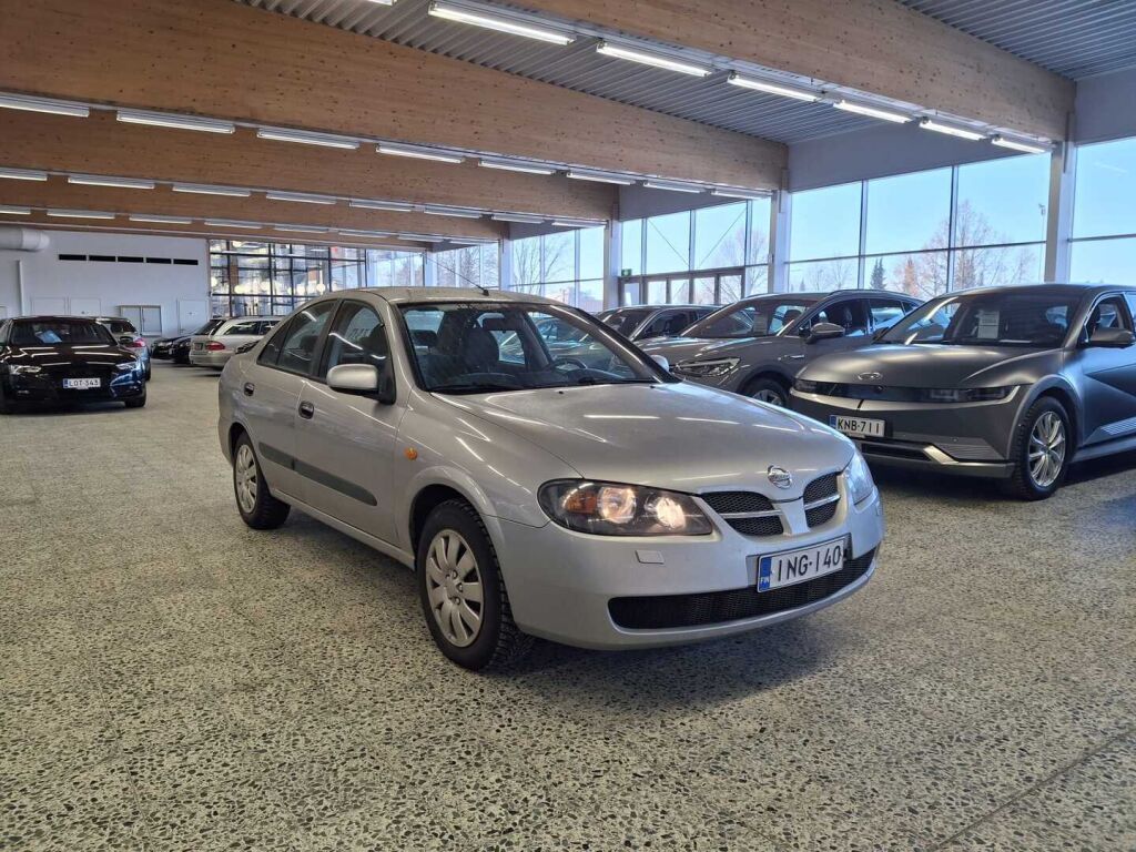 Nissan Almera 2003 Hopea