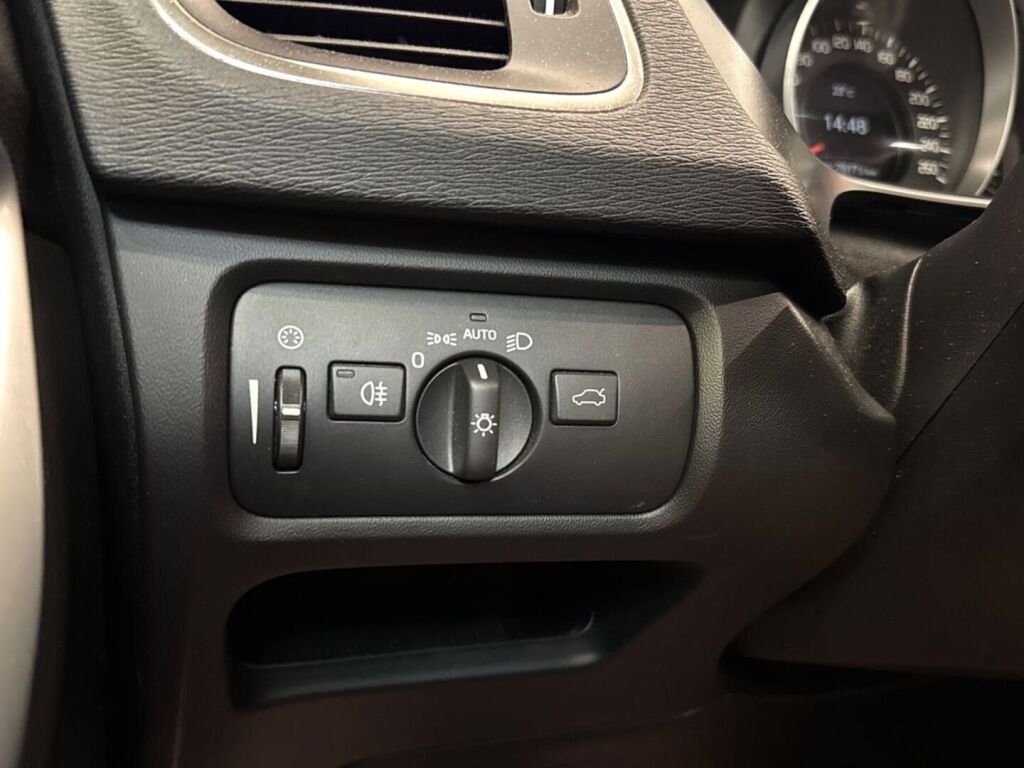 Volvo V40 2014 Harmaa