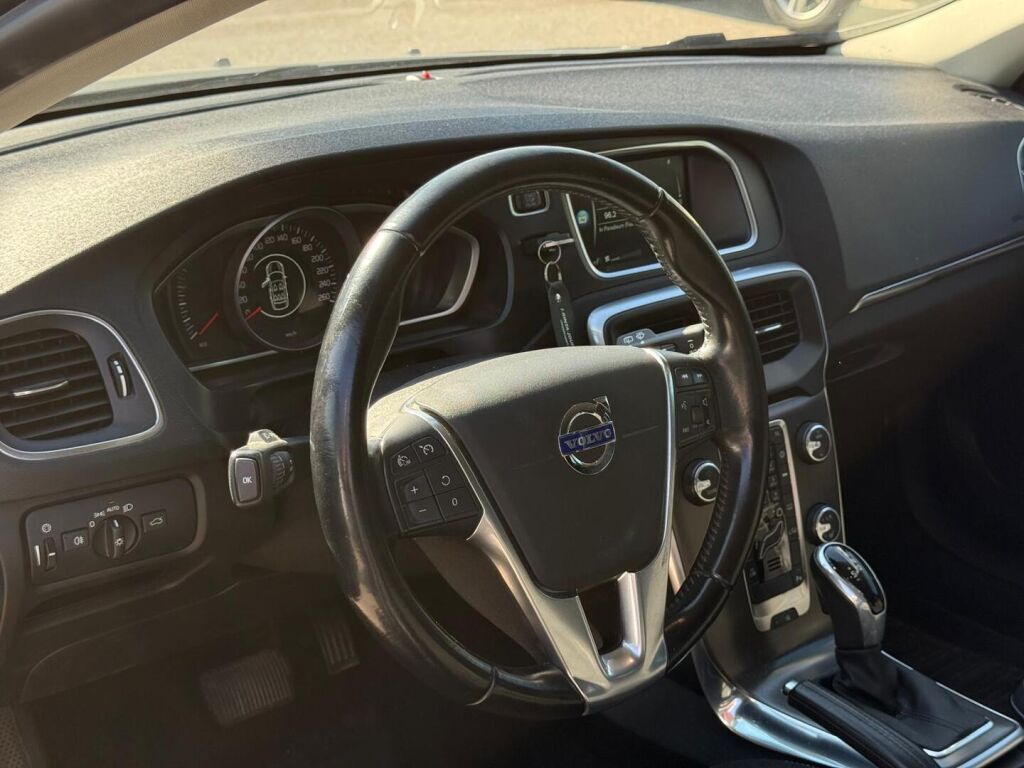 Volvo V40 2014 Harmaa