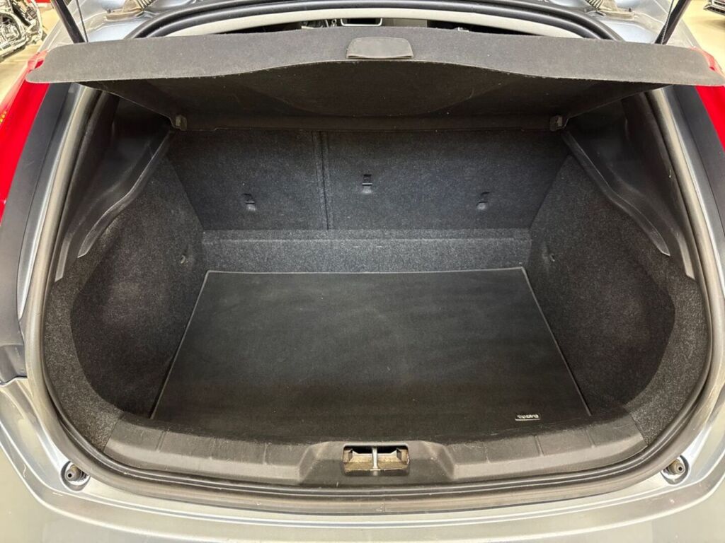 Volvo V40 2014 Harmaa