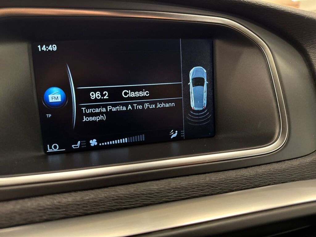 Volvo V40 2014 Harmaa