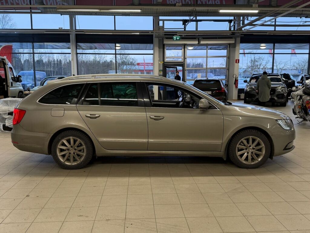 Skoda Superb 2014 Ruskea (beige)