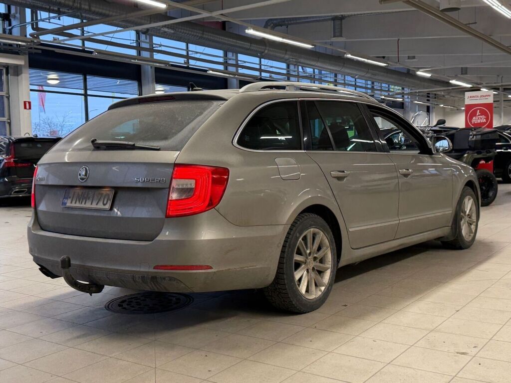 Skoda Superb 2014 Ruskea (beige)