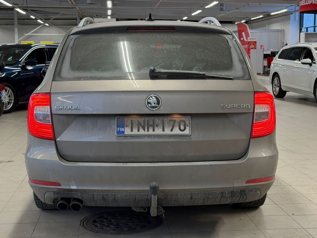 Skoda Superb 2014 Ruskea (beige)