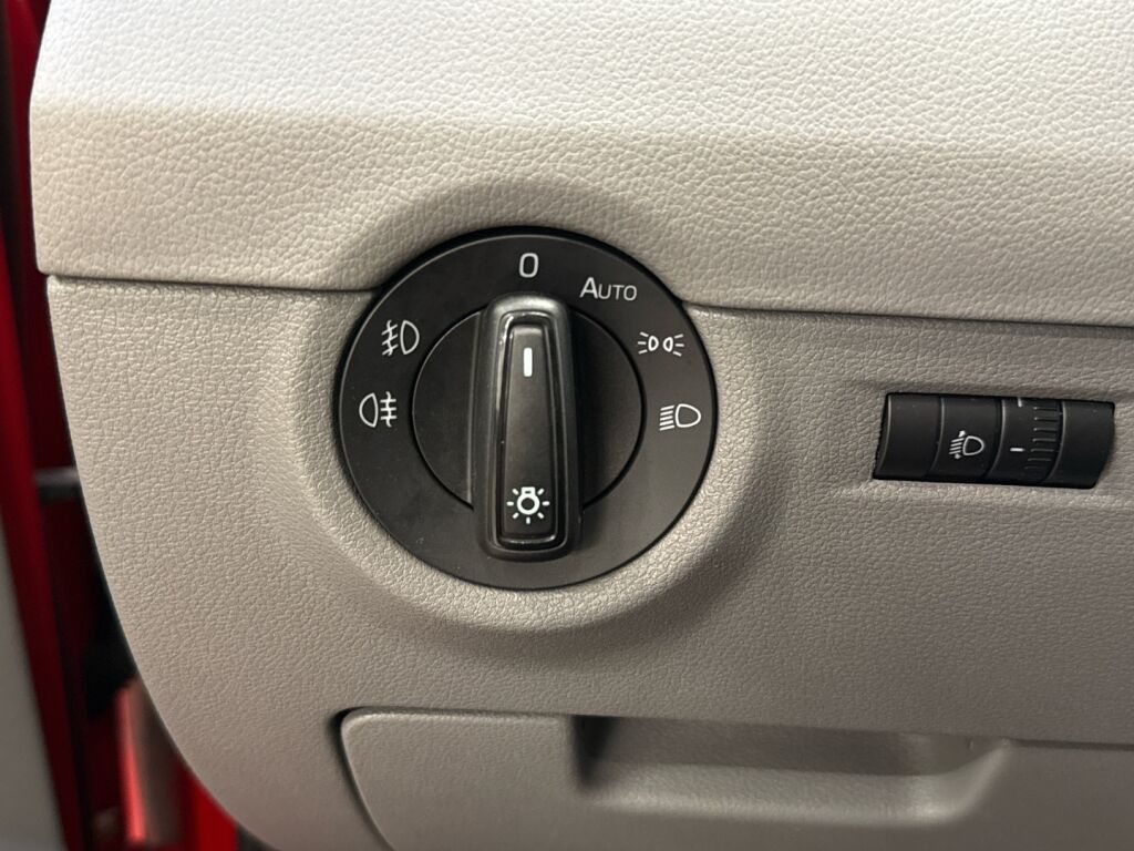 Skoda Octavia 2014 Punainen