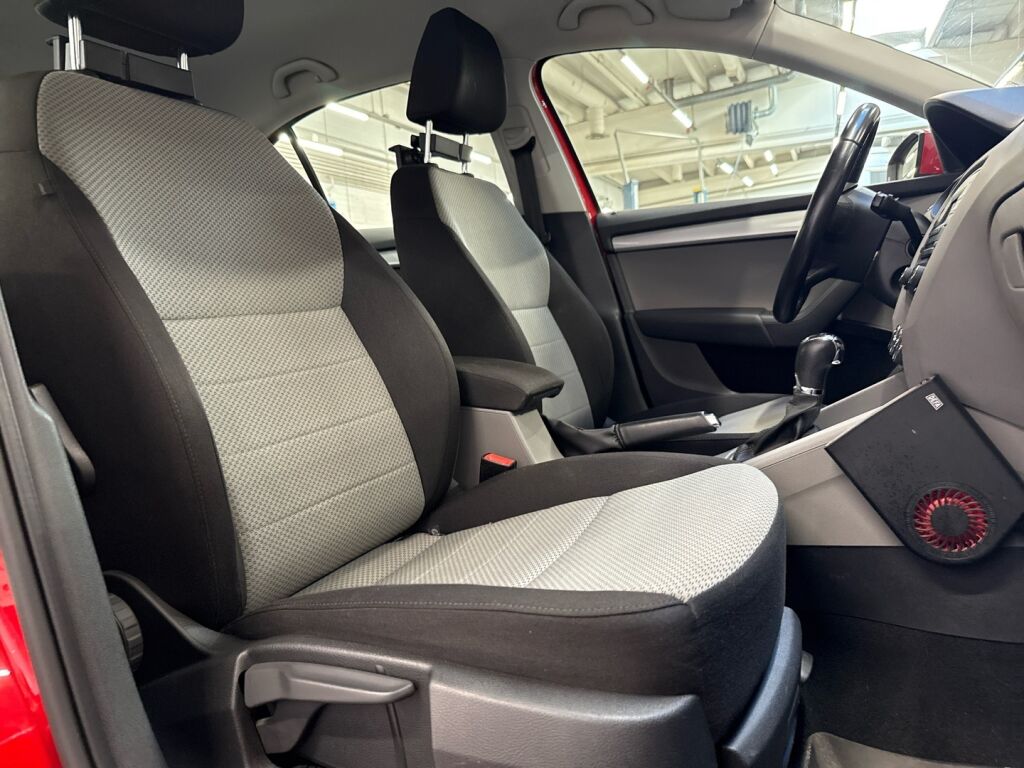 Skoda Octavia 2014 Punainen