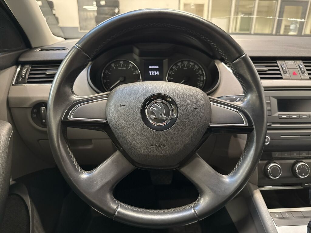 Skoda Octavia 2014 Punainen