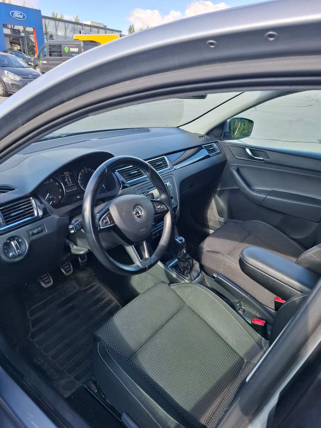 Skoda Rapid 2014 Hopea