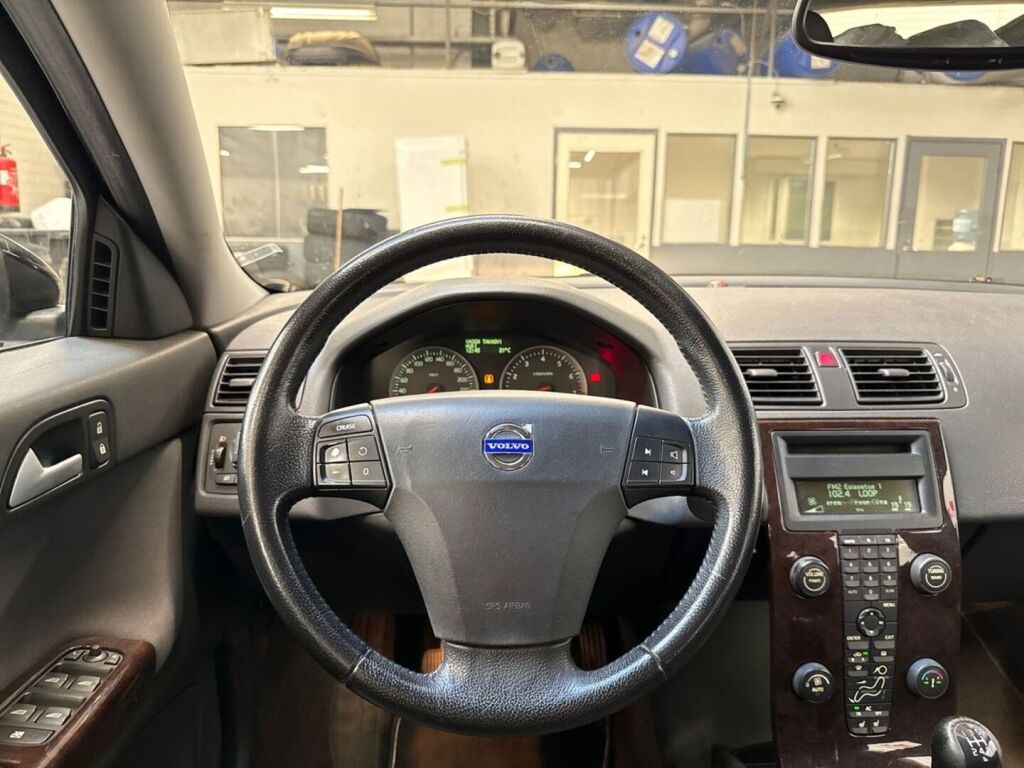 Volvo V50 2005 Musta