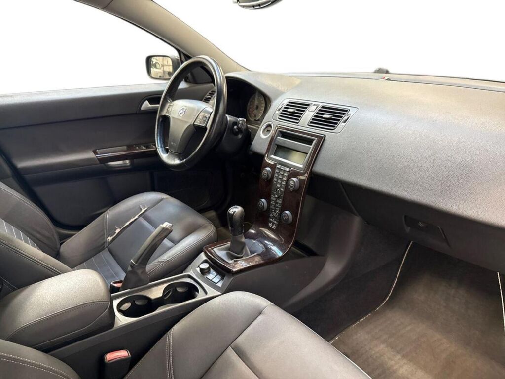 Volvo V50 2005 Musta